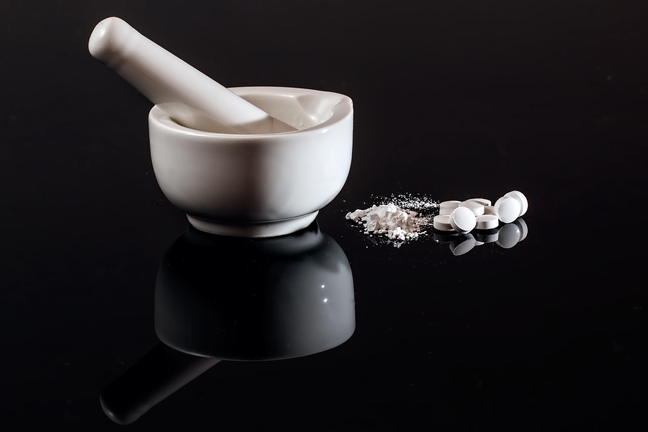Vijver met zwanen en serene waterreflecties. Vijver met zwanen en serene waterreflecties.