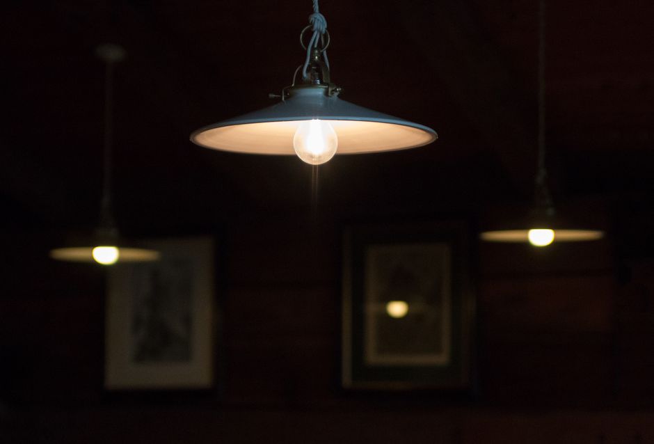 Gestapelde lampen met kleurrijke kleurschakeringen. Gestapelde lampen met kleurrijke kleurschakeringen.